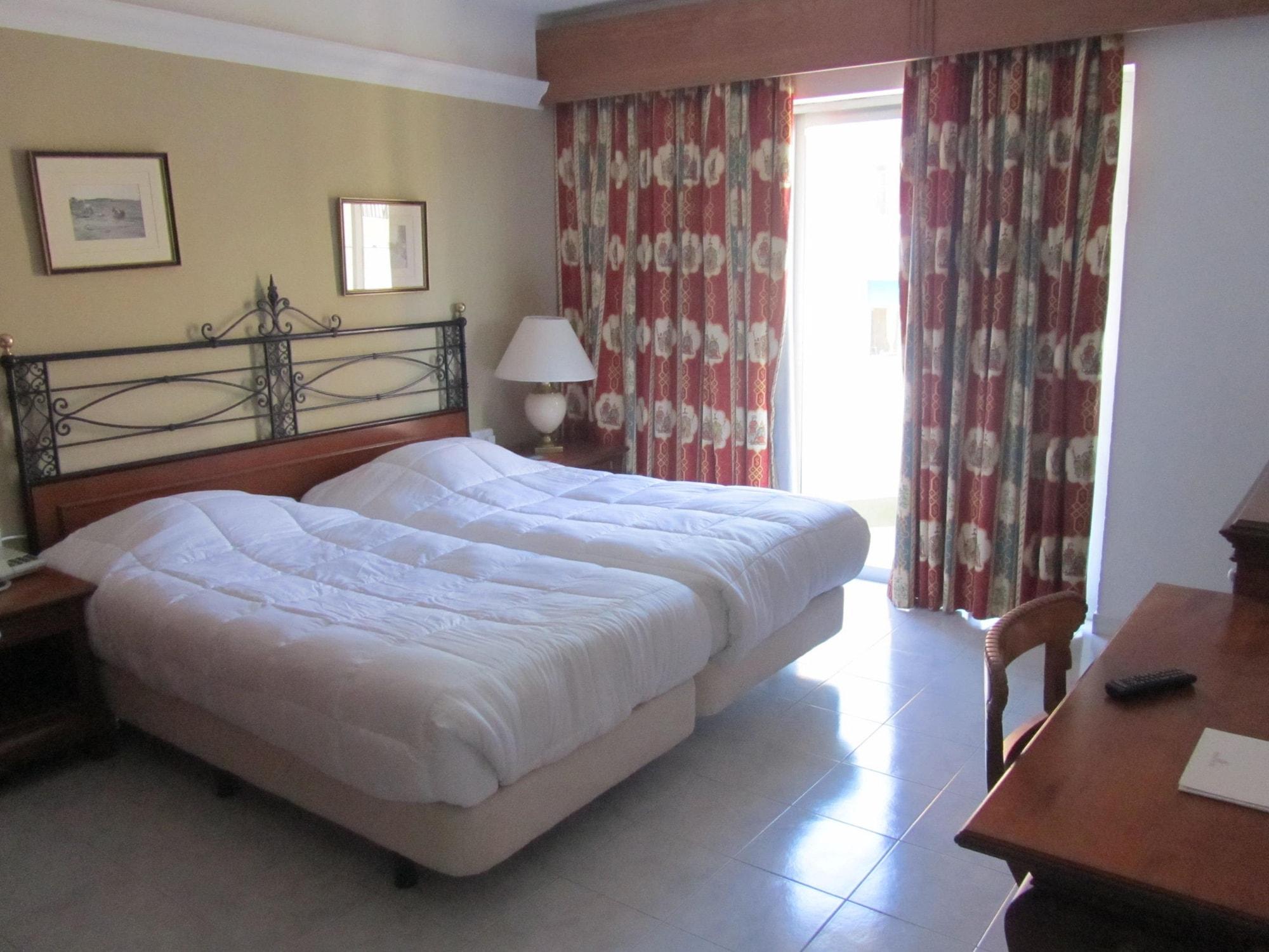 Topaz Hotel St. Paul's Bay Room photo