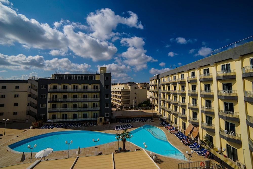 Topaz Hotel St. Paul's Bay Exterior photo
