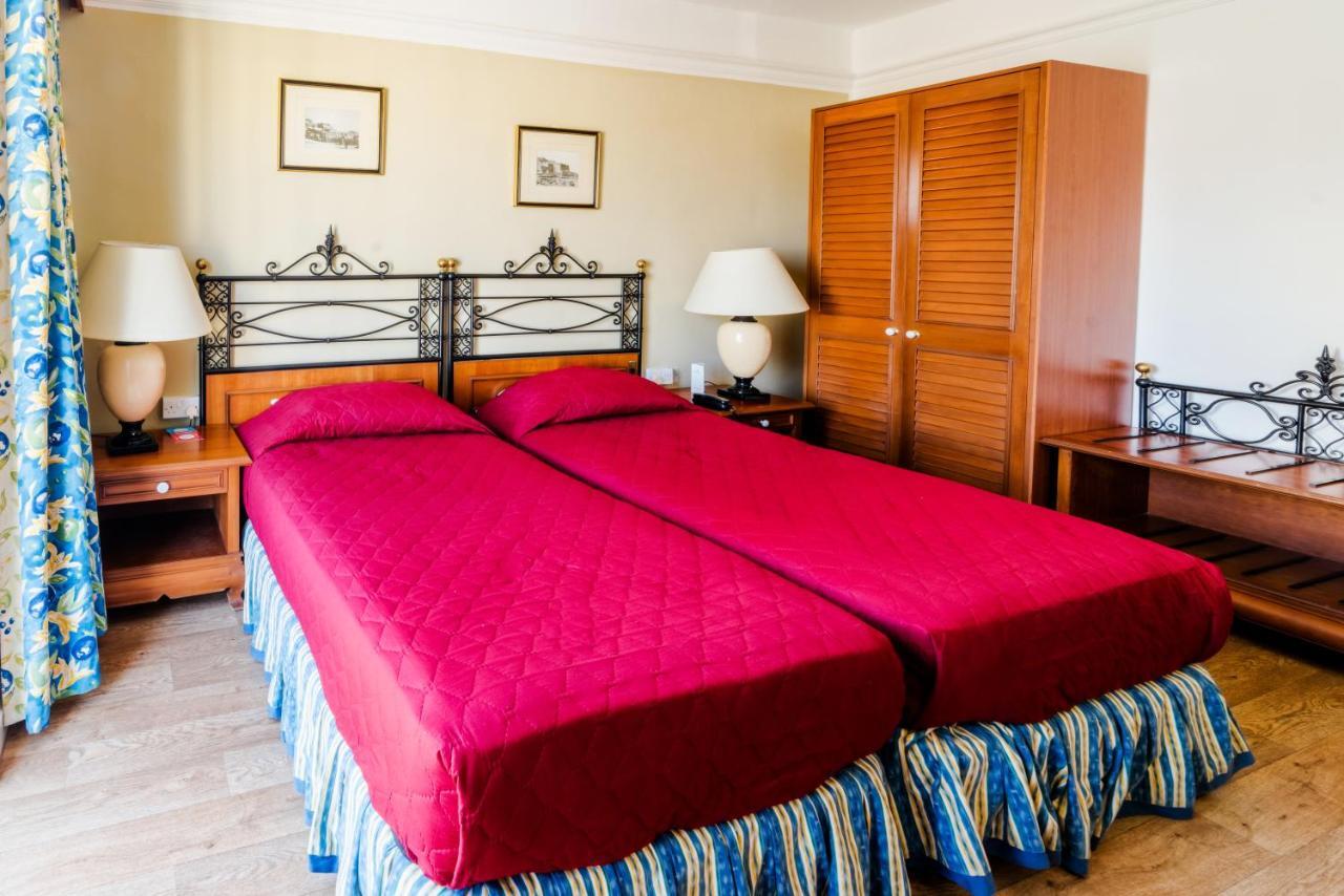Topaz Hotel St. Paul's Bay Room photo
